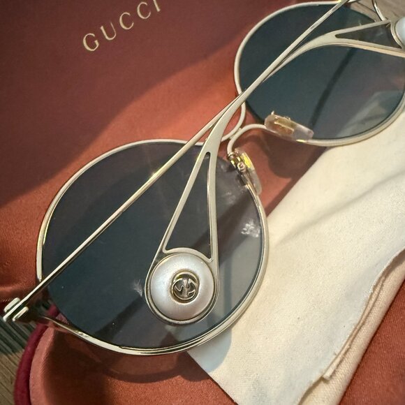 Gucci Sunglasses - Picture 4 of 4